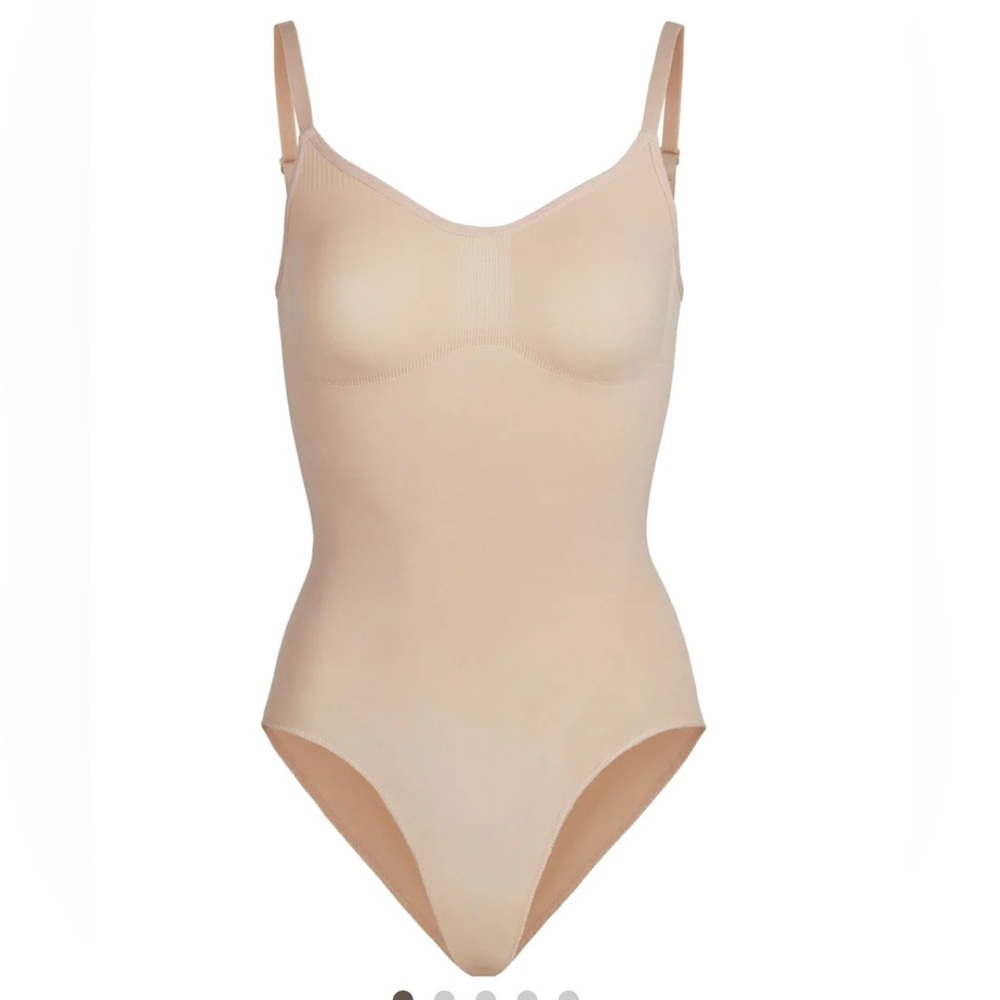 SKIMS SCULPTING BODYSUIT W. SNAPS